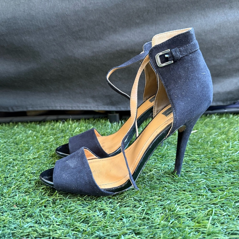 Zaraz black herls. Size 6.5